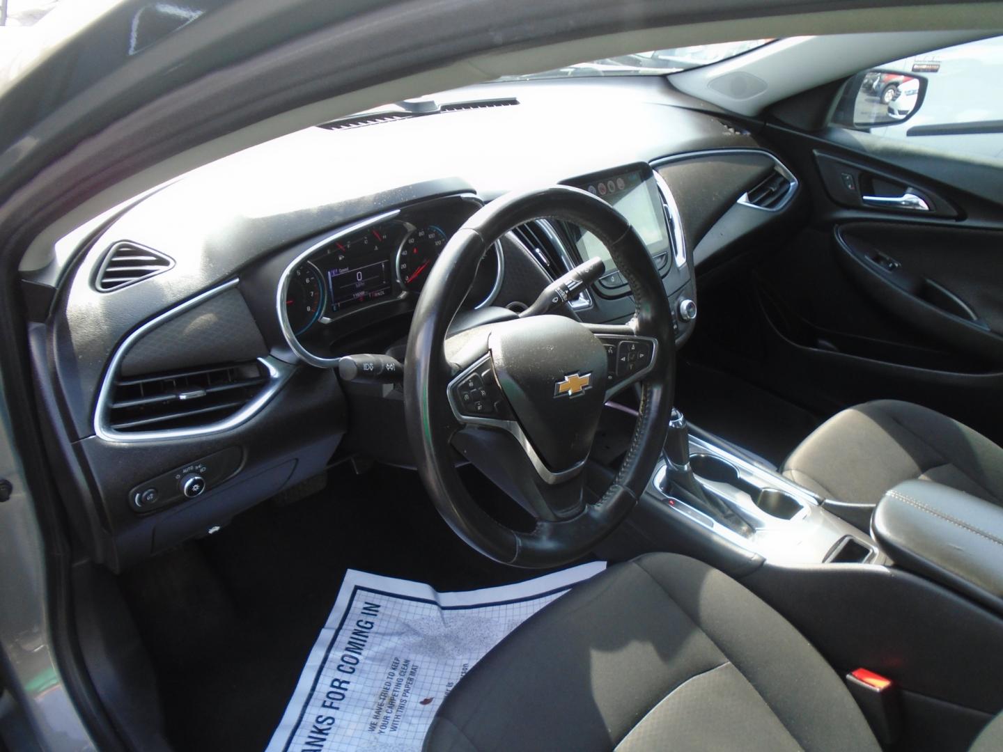 2018 Chevrolet Malibu LT (1G1ZD5ST1JF) with an 1.5L L4 DOHC 16V engine, 6A transmission, located at 6112 N Florida Avenue, Tampa, FL, 33604, (888) 521-5131, 27.954929, -82.459534 - Photo#5